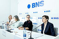 093a0605.jpg